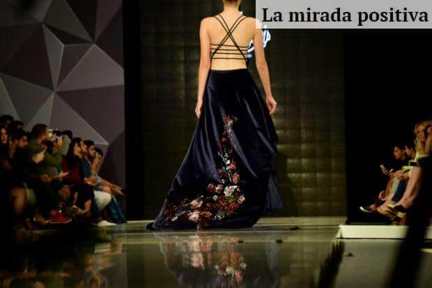 Cómo adaptar las tendencias de pasarela a tu estilo personal